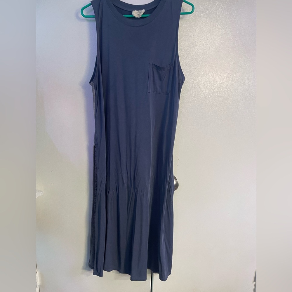Everleigh sleeveless side slit tunic